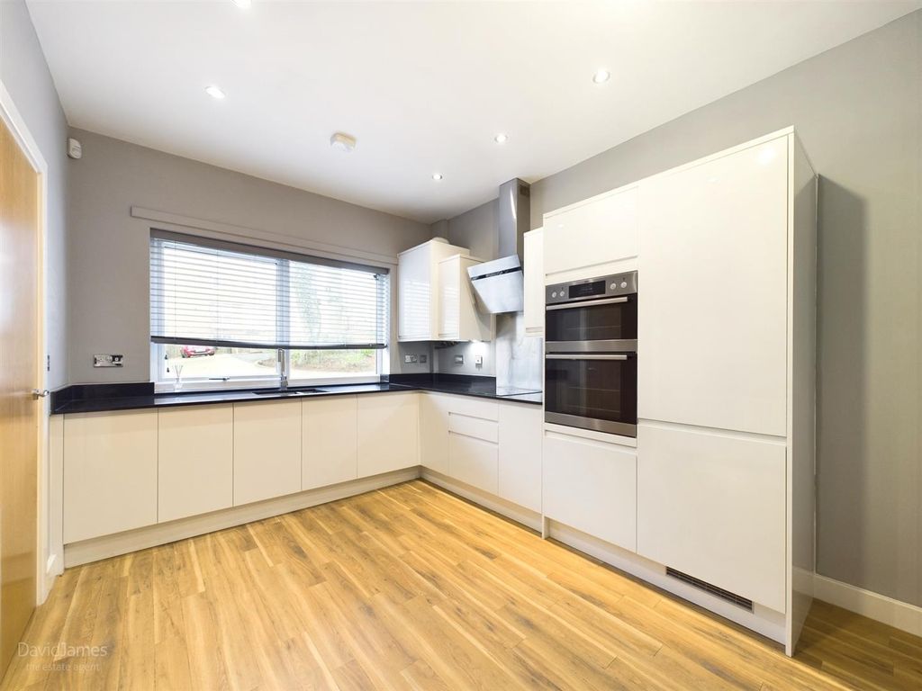 4 bed town house for sale in Enderleigh Mews, Alexandra Park, Nottingham NG3, £325,000