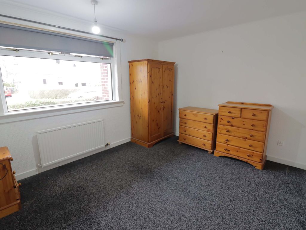 2 bed flat for sale in Kirkton Crescent, Glasgow G13, £90,000