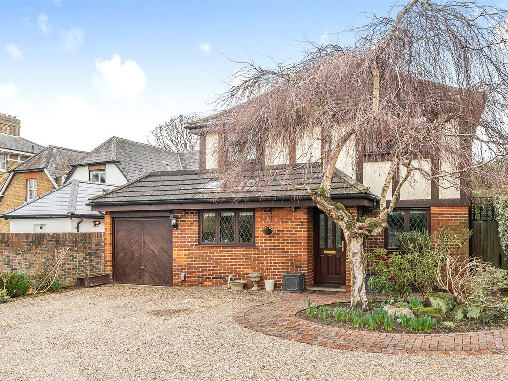 4 bed detached house for sale in Southborough Road, Bromley BR1, £985,000