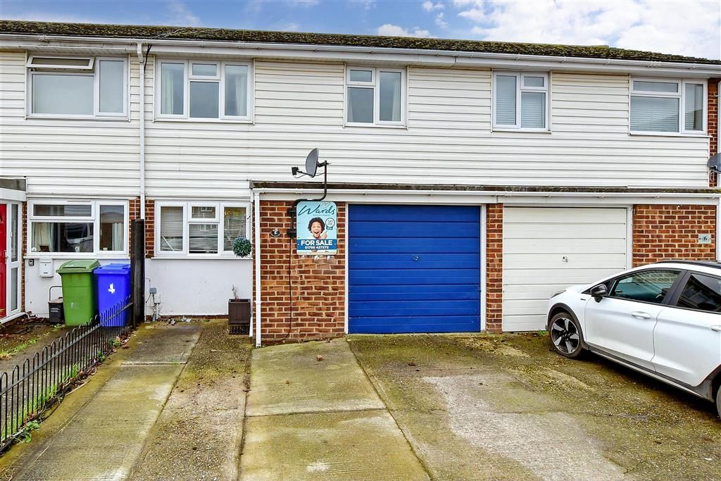 3 bed terraced house for sale in Dyngley Close, Sittingbourne, Kent ME10, £192,000