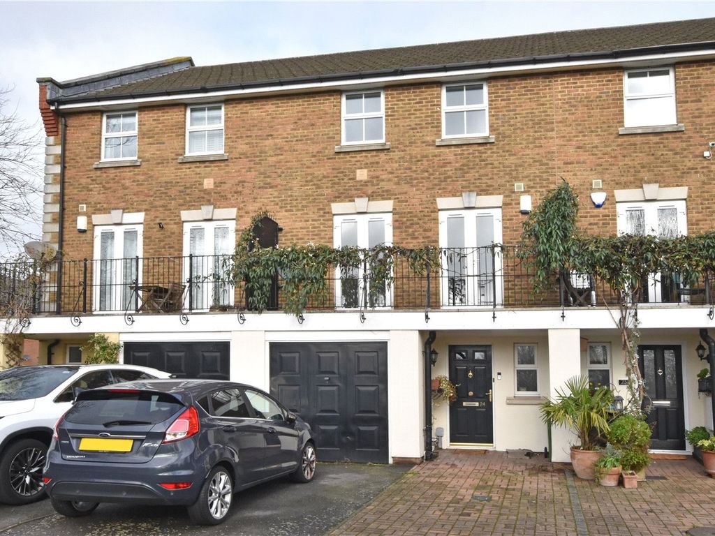 4 bed terraced house for sale in Barlow Drive, Shooters Hill, London SE18, £800,000