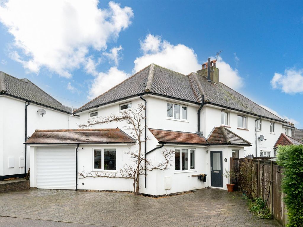 4 bed semi-detached house for sale in Springfield Close, Croxley Green, Rickmansworth WD3, £799,995