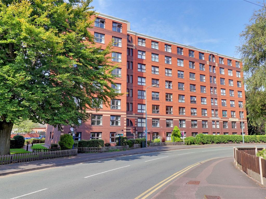 1 bed flat for sale in Andrews House, Lower Sandford Street, Lichfield WS13, £100,000