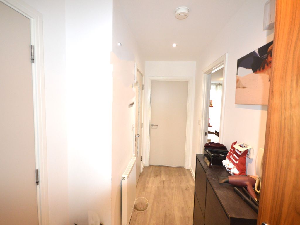 1 bed flat for sale in Fishers Way, Wembley HA0, £390,000
