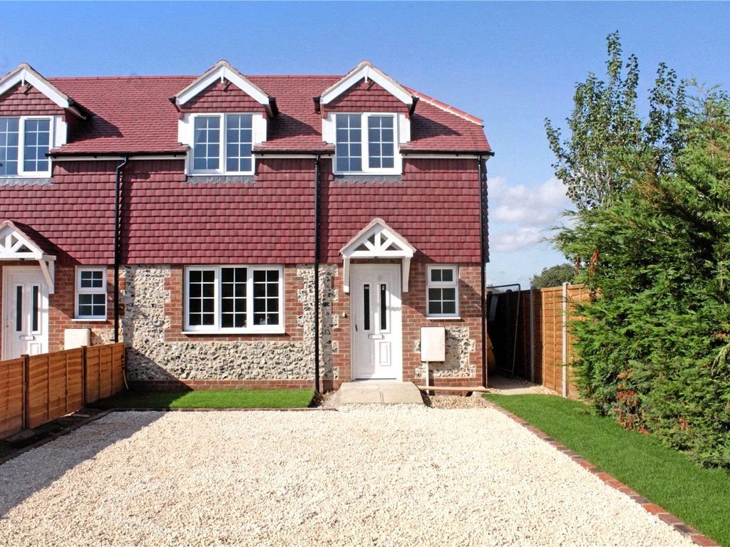 3 bed detached house for sale in Toddington Lane, Littlehampton, West Sussex BN17, £415,000