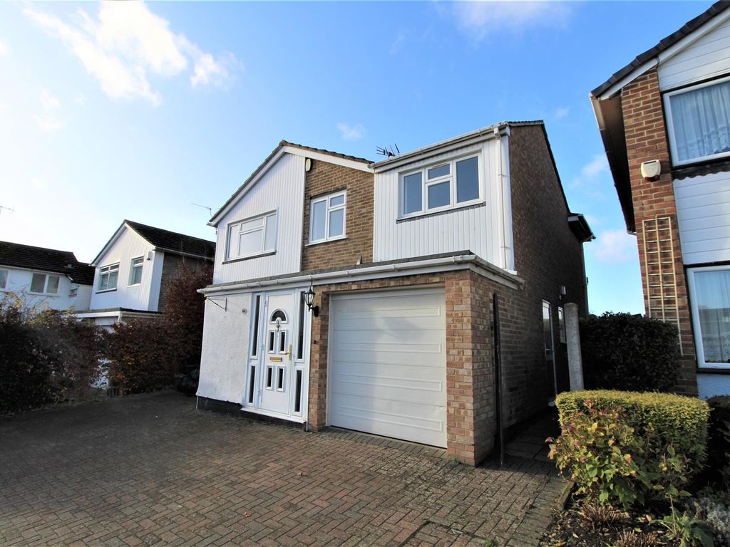 4 bed detached house to rent in Home Farm Way, Stoke Poges, Slough SL3, £2,400 pcm