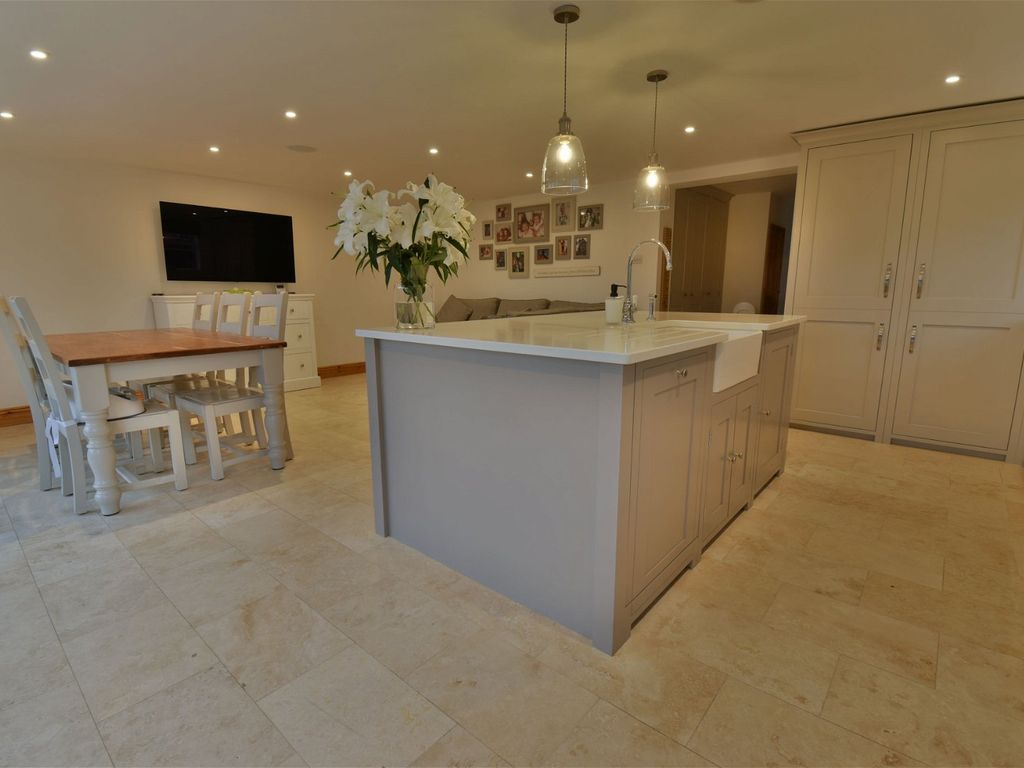 4 bed semi-detached house for sale in Roundfield, Upper Bucklebury, Reading RG7, £650,000