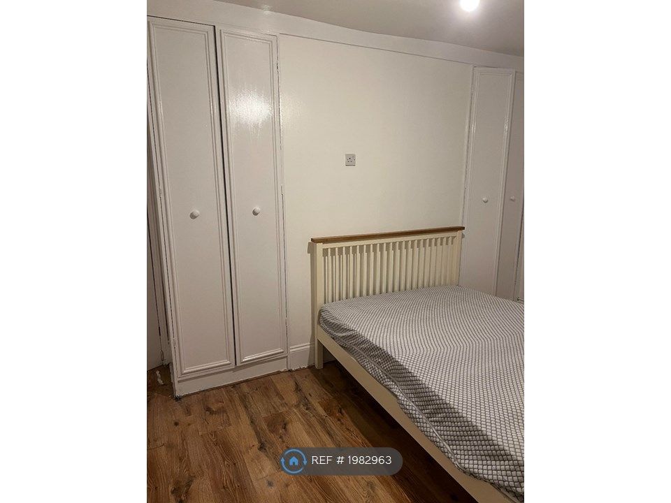 Room to rent in Queens Road, Portsmouth PO2, £650 pcm