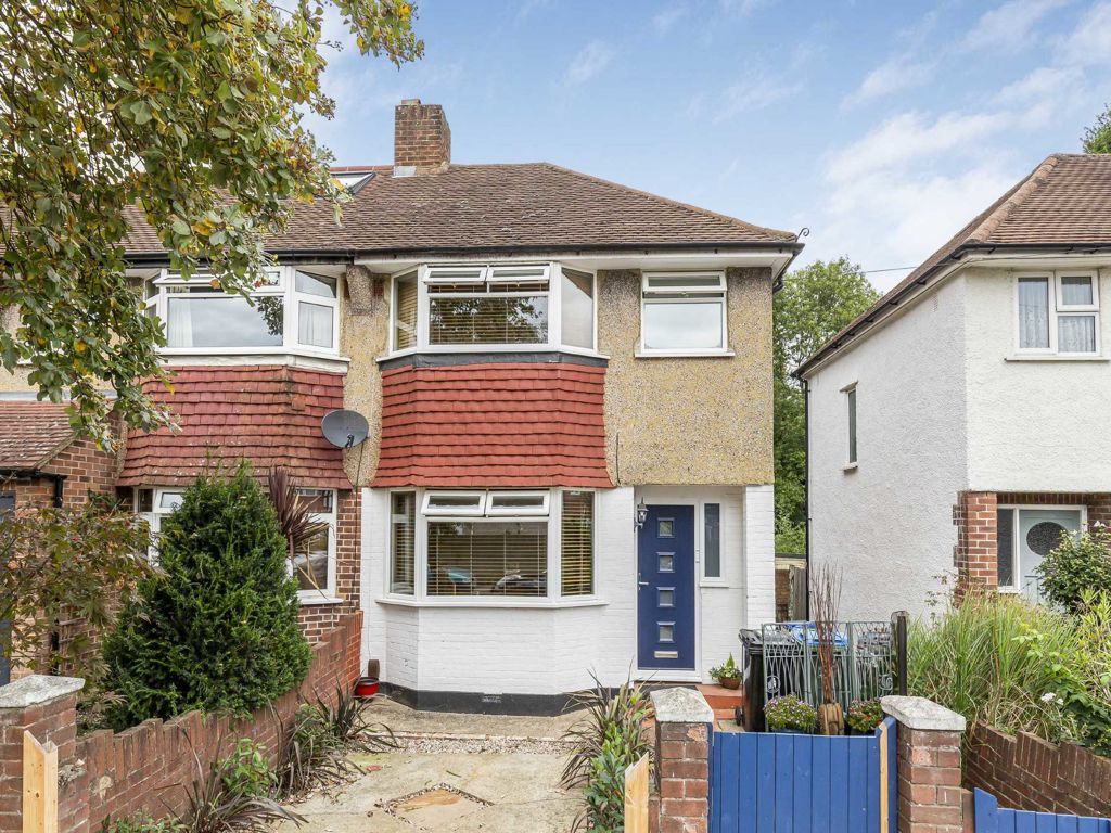 3 bed property for sale in Fulwell Park Avenue, Twickenham TW2, £585,000