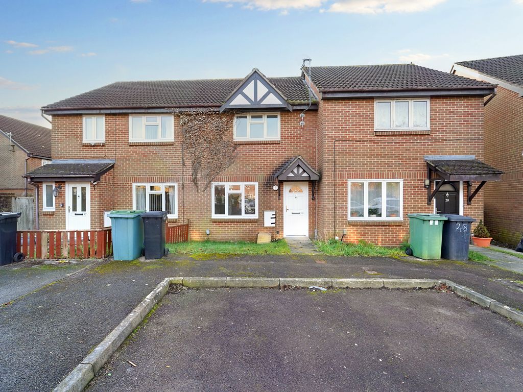 2 bed terraced house for sale in Gower Close, Basingstoke RG21, £235,000