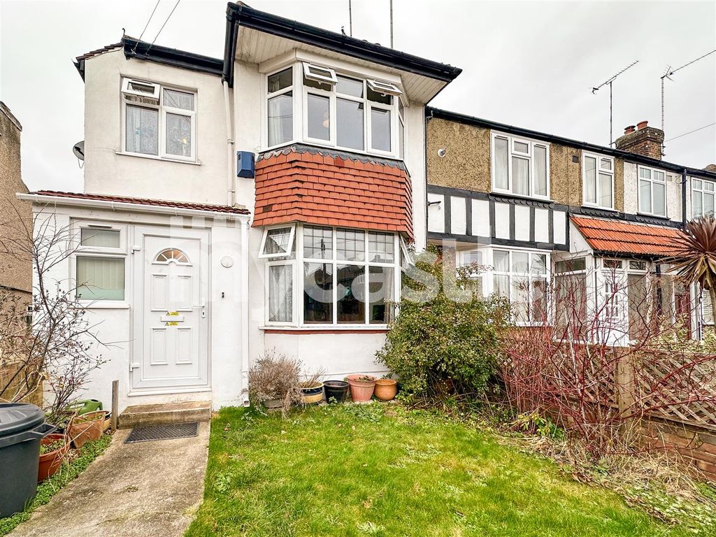 3 bed end terrace house for sale in Harefield Road, Uxbridge UB8, £660,000
