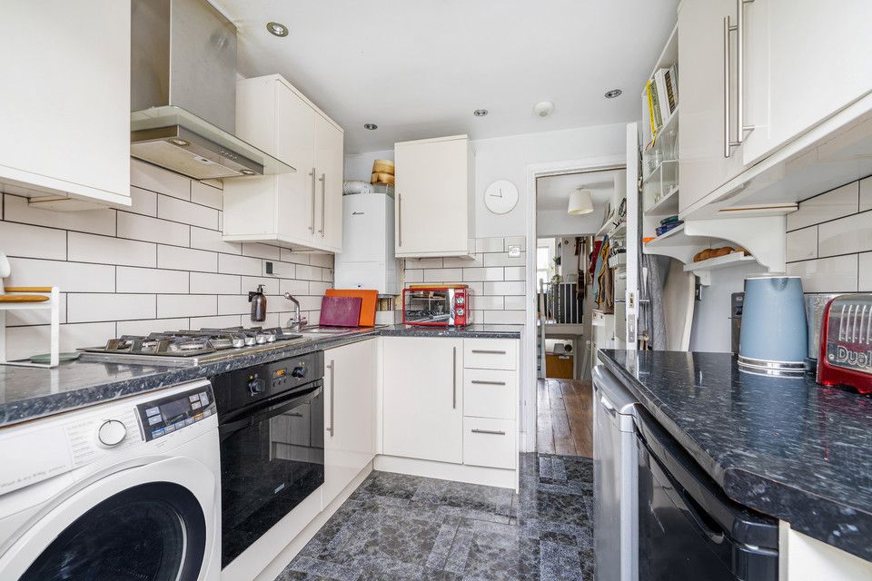 1 bed flat for sale in Astbury Road, Peckham SE15, £350,000