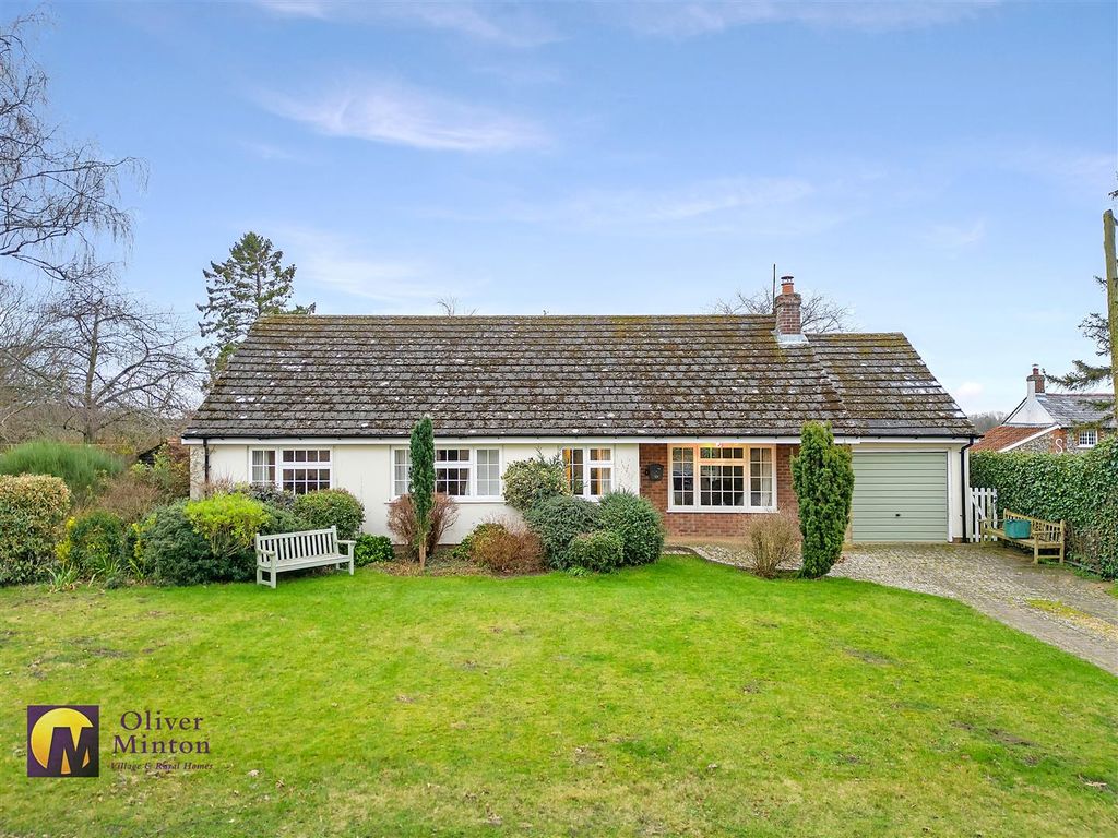 2 bed detached bungalow for sale in Patmore Heath, Albury, Ware SG11, £685,000