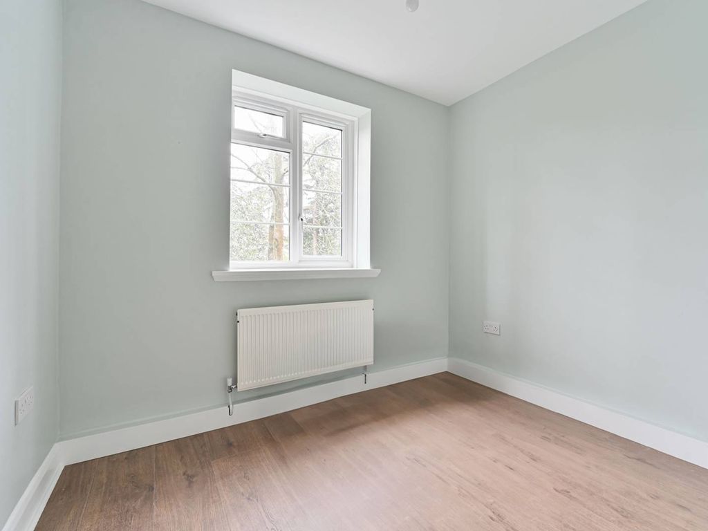 2 bed flat to rent in Benhurst Court, Streatham, London SW16, £1,950 pcm