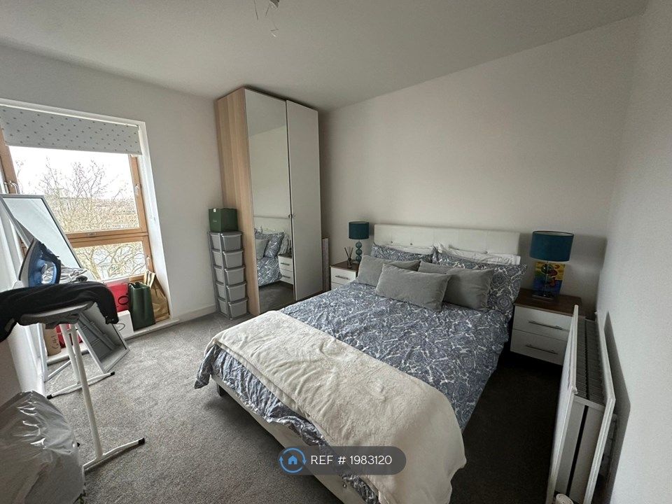 3 bed flat to rent in Broadweir, Bristol BS1, £2,400 pcm