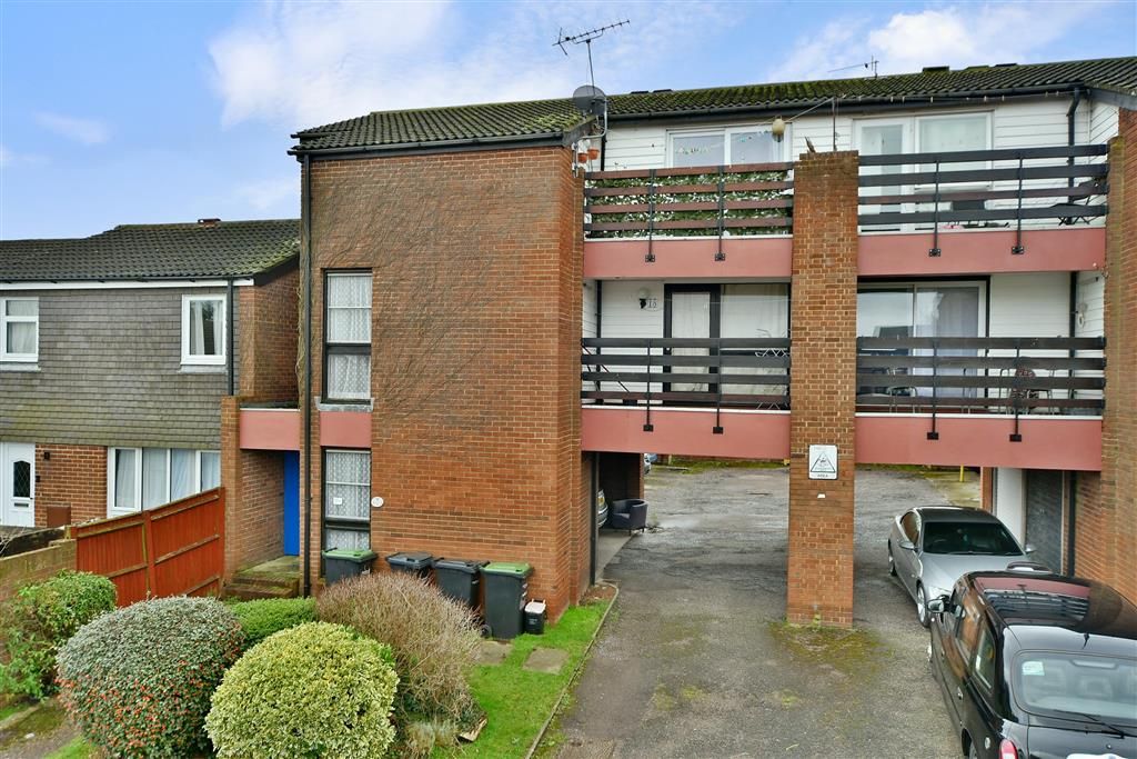 1 bed flat for sale in The Hollies, Gravesend, Kent DA12, £119,500