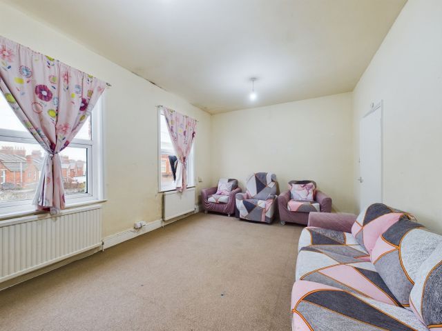 3 bed flat for sale in Abington Avenue, Abington, Northampton NN1, £175,000
