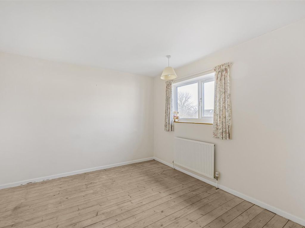 2 bed terraced house for sale in Barnes Close, Cambridge CB5, £315,000