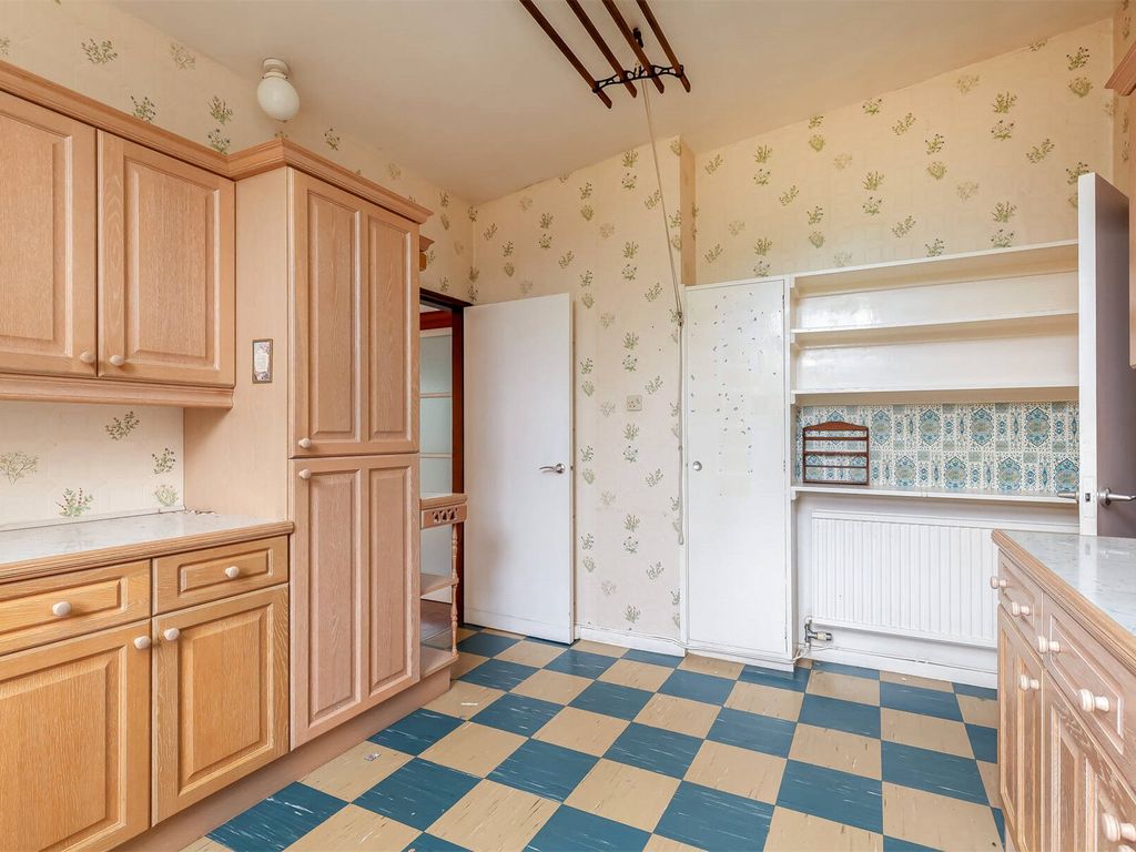 5 bed property for sale in Barnshot Road, Colinton, Edinburgh EH13, £650,000