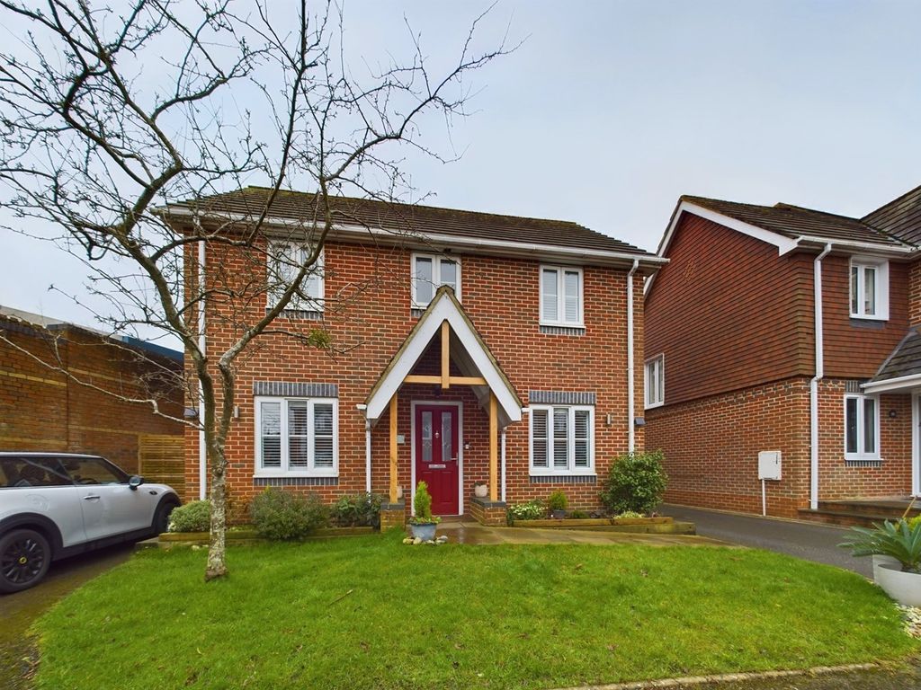 4 bed detached house for sale in Botley Road, West End, Southampton SO30, £500,000