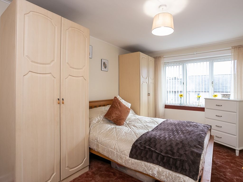 3 bed flat for sale in Williamfield Square, Portobello, Edinburgh EH15, £230,000