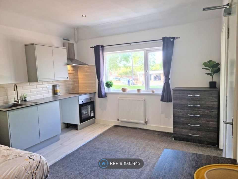 Room to rent in Jiggins Lane, Birmingham B32, £850 pcm
