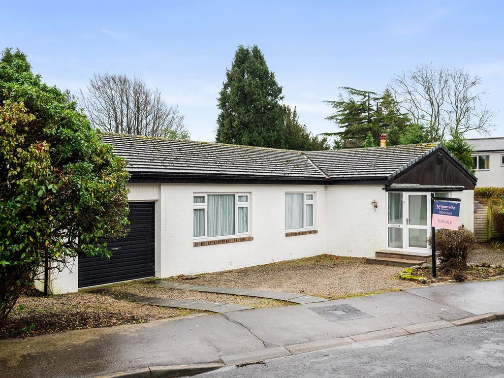 2 bed bungalow for sale in Hornby Hall Close, Hornby, Lancaster LA2, £460,000