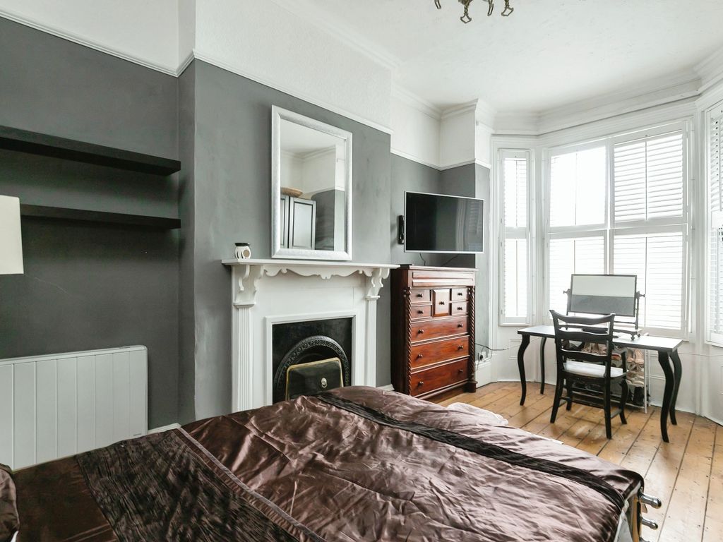 5 bed terraced house for sale in Braybrooke Road, Hastings TN34, £500,000
