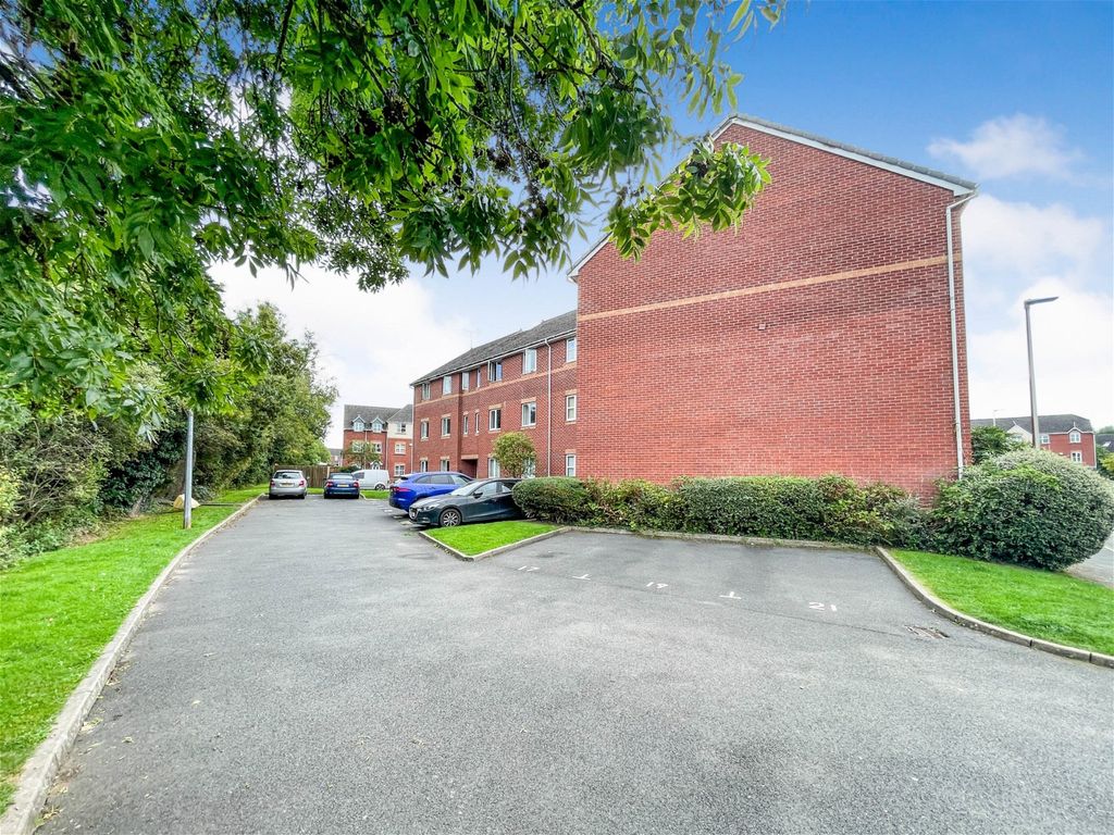 1 bed flat for sale in Stanyer Court, Stapeley, Nantwich CW5, £115,000