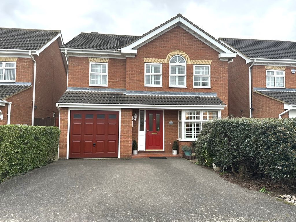 4 bed detached house for sale in Foxglove Drive, Biggleswade SG18, £525,000