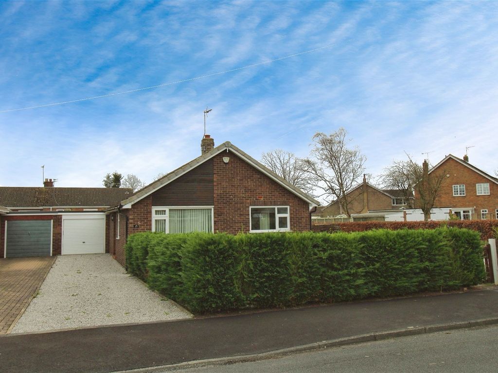 2 bed bungalow for sale in Oaklands, Camblesforth YO8, £220,000
