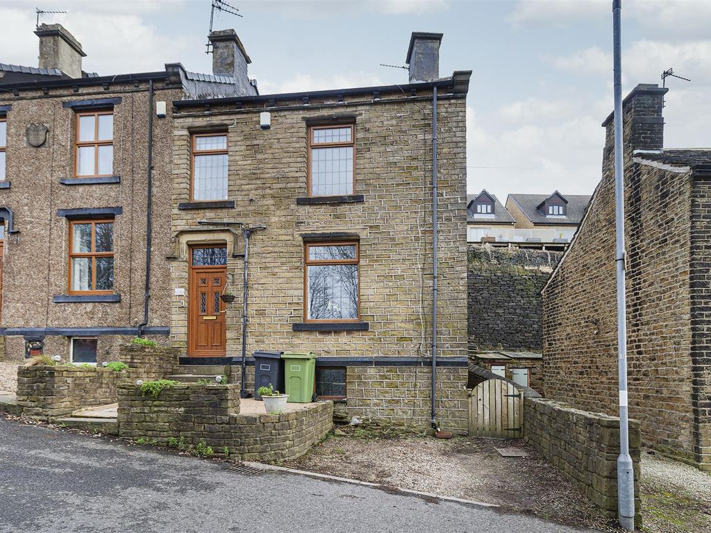 3 bed end terrace house for sale in Cliffe End Road, Quarmby, Huddersfield HD3, £190,000