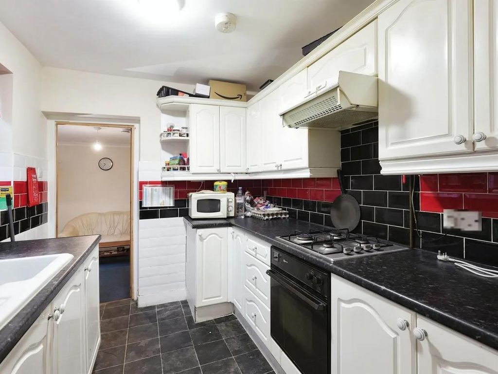 4 bed terraced house for sale in Abercromby Avenue, High Wycombe HP12, £349,999