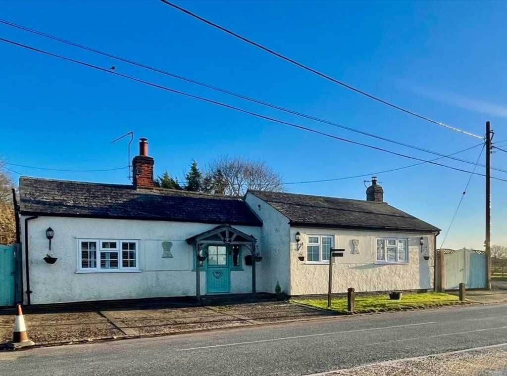 2 bed detached house for sale in Mashay Cottage, Belchamp Road, Halstead CO9, £650,000