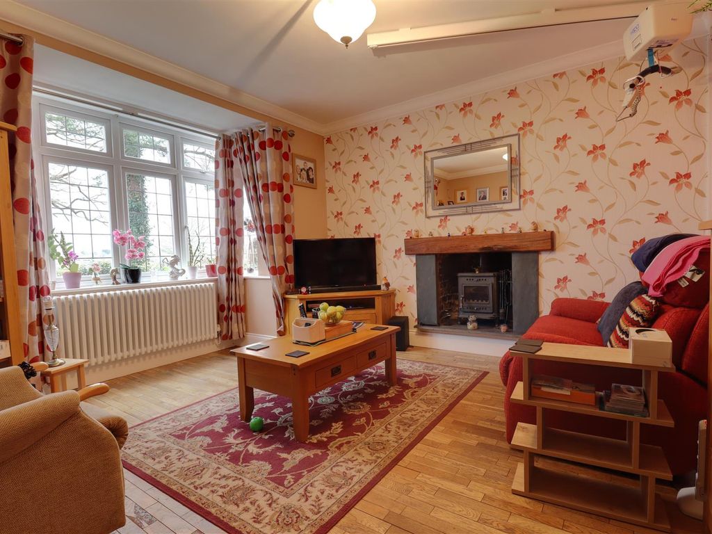 4 bed detached house for sale in Englesea Brook Lane, Englesea Brook, Crewe CW2, £402,000