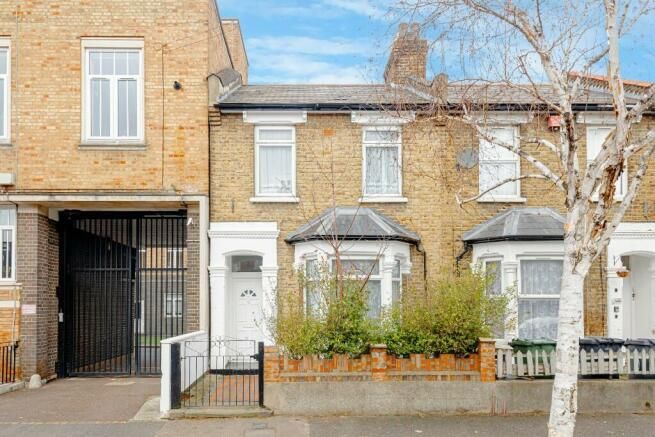 3 bed end terrace house for sale in Morley Road, London E10, £650,000