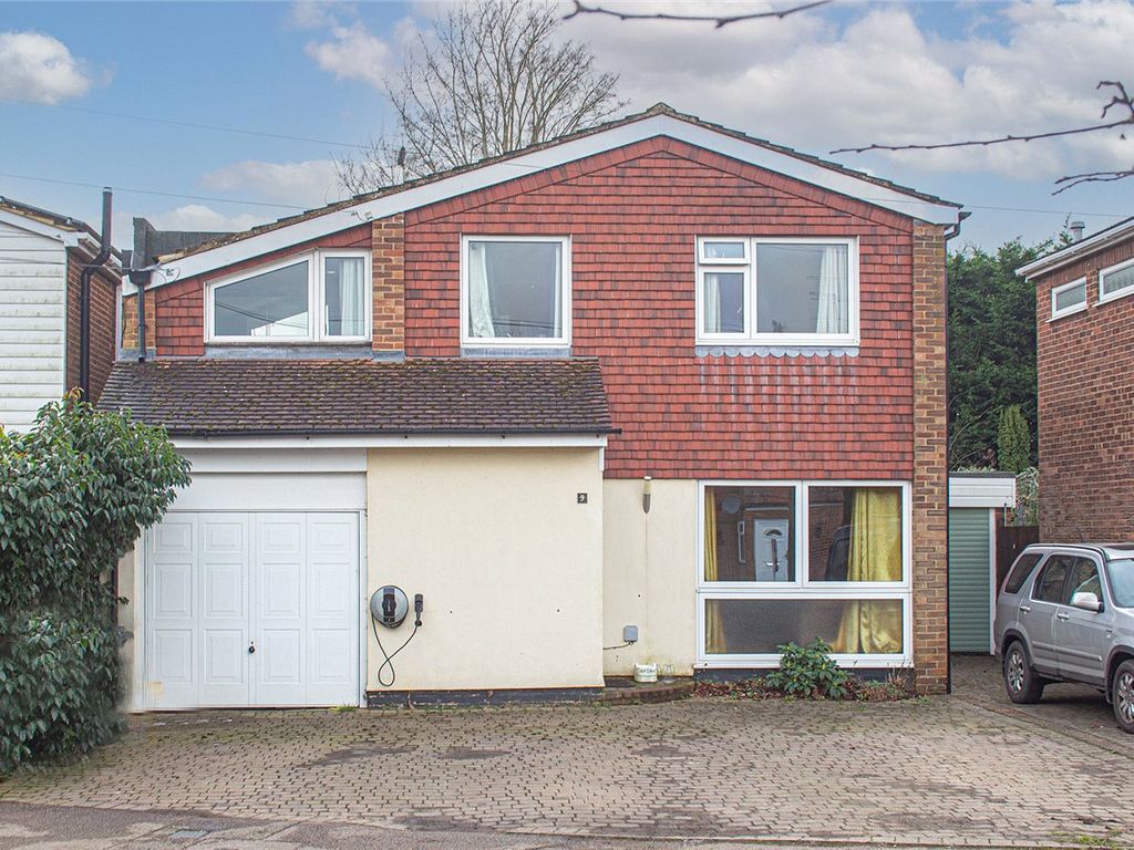 4 bed detached house for sale in Abbots Close, Datchworth, Knebworth, Hertfordshire SG3, £675,000