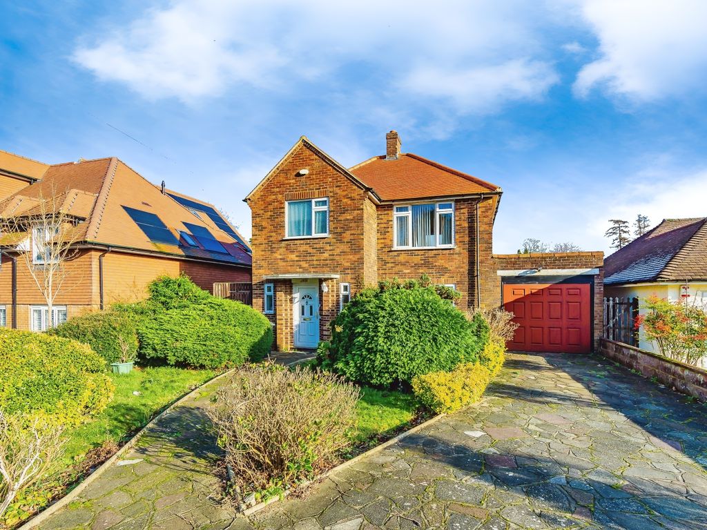 3 bed detached house for sale in Hayes Lane, Kenley CR8, £700,000