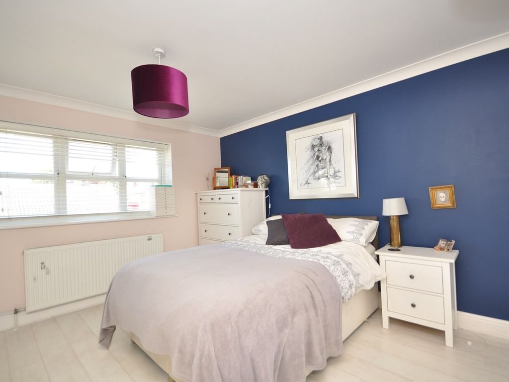 3 bed semi-detached house for sale in Old Croft Close, Good Easter, Chelmsford CM1, £475,000