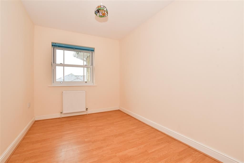 2 bed flat for sale in Broadway, Sandown, Isle Of Wight PO36, £119,500