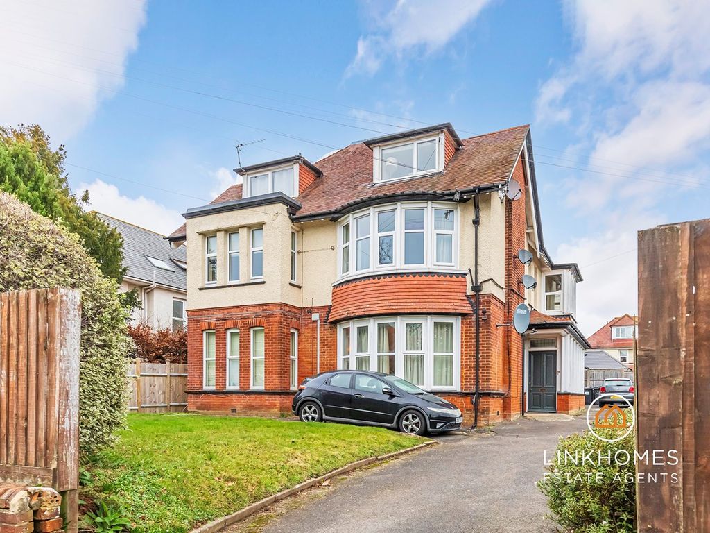 1 bed flat for sale in Milton Road, Bournemouth BH8, £195,000