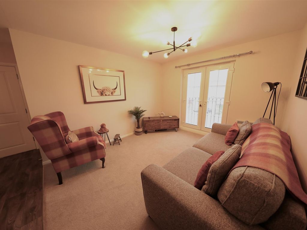 2 bed flat for sale in Acklam Court, Beverley HU17, £140,000