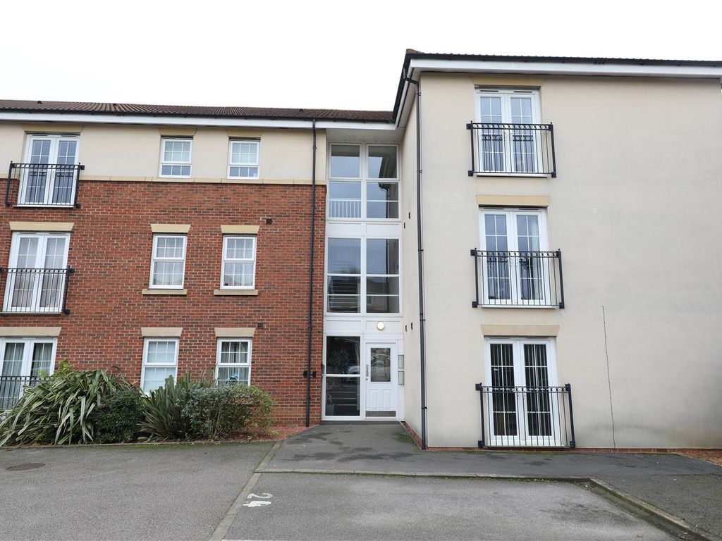 2 bed flat for sale in Acklam Court, Beverley HU17, £140,000