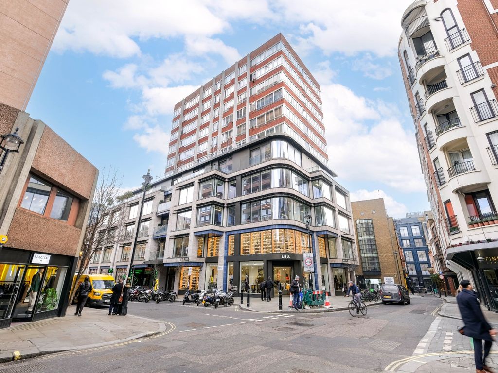 2 bed flat for sale in Stirling Court, Marshall Street, London, Greater London W1F, £1,400,000