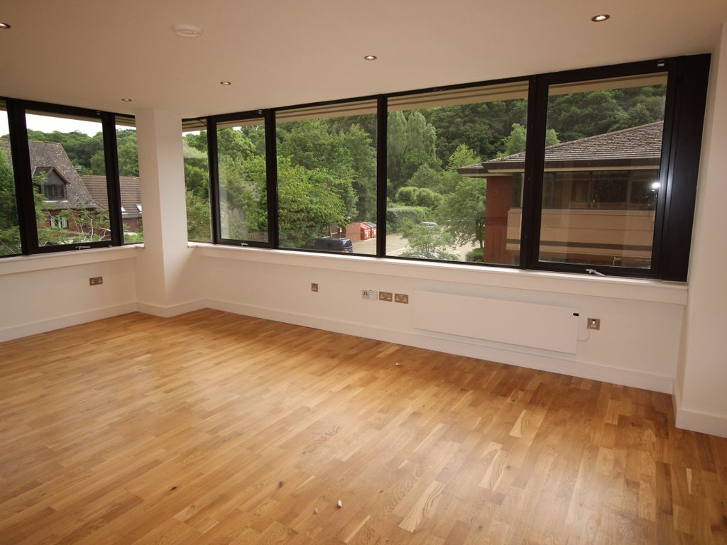 Studio to rent in Catteshall Lane, Godalming GU7, £1,000 pcm