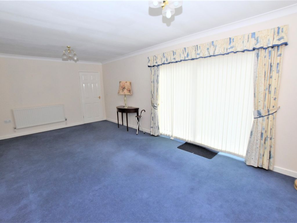 2 bed bungalow for sale in Dunwood Drive, Burslem ST6, £185,000