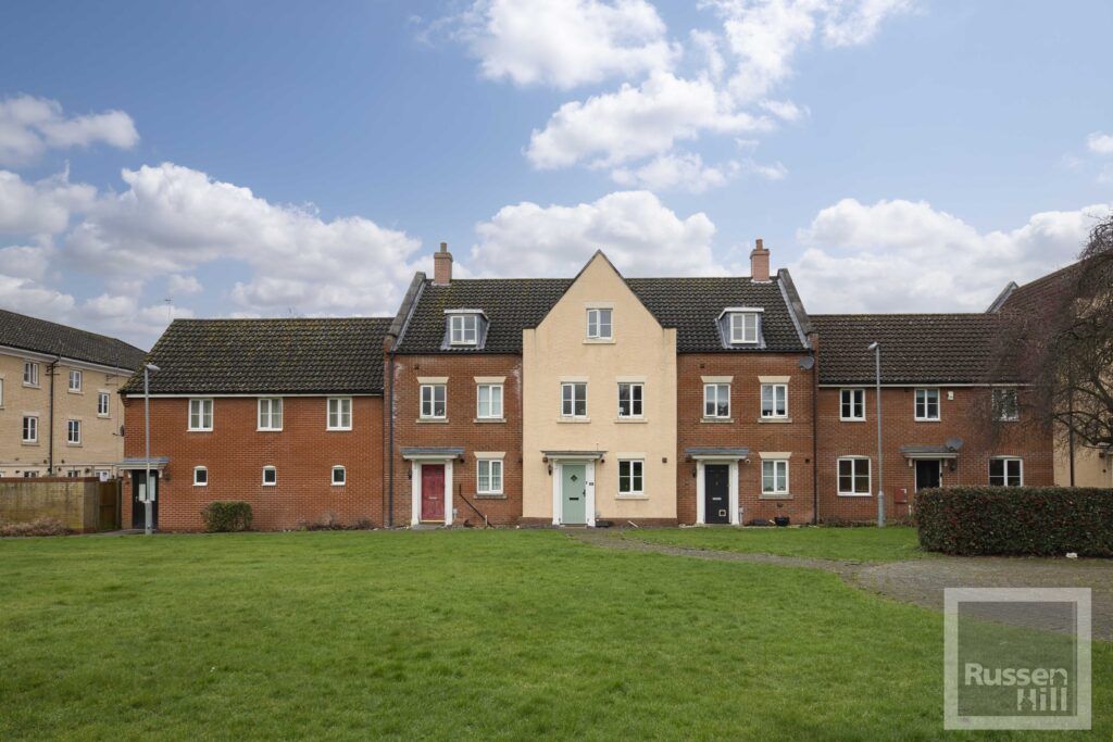 3 bed town house for sale in Marauder Road, Old Catton, Norwich NR6, £290,000