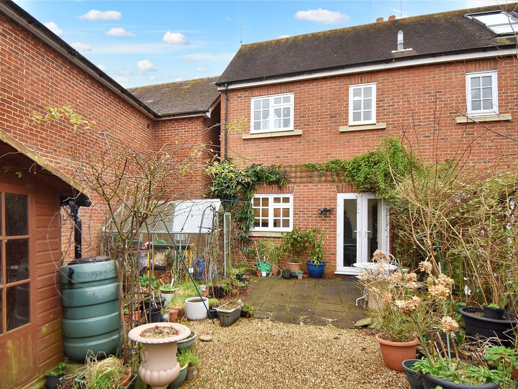 2 bed end terrace house for sale in Avon Place, River Street, Pewsey, Wiltshire SN9, £250,000