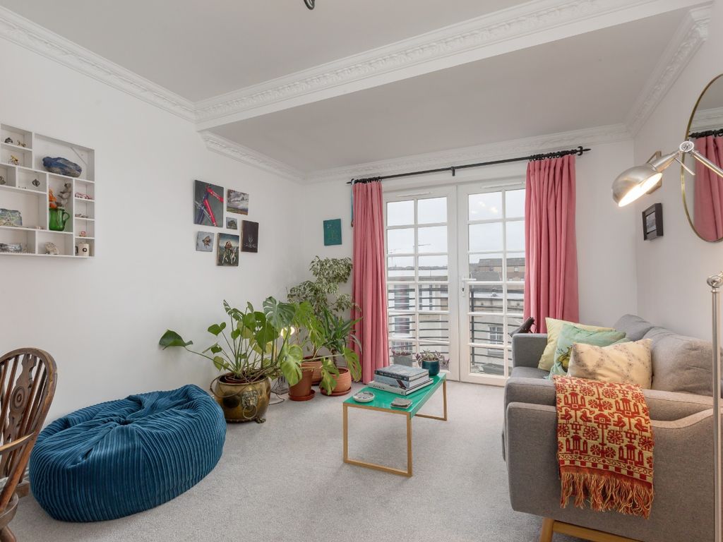 2 bed flat for sale in 18/15 Blackwood Crescent, Newington, Edinburgh EH9, £275,000