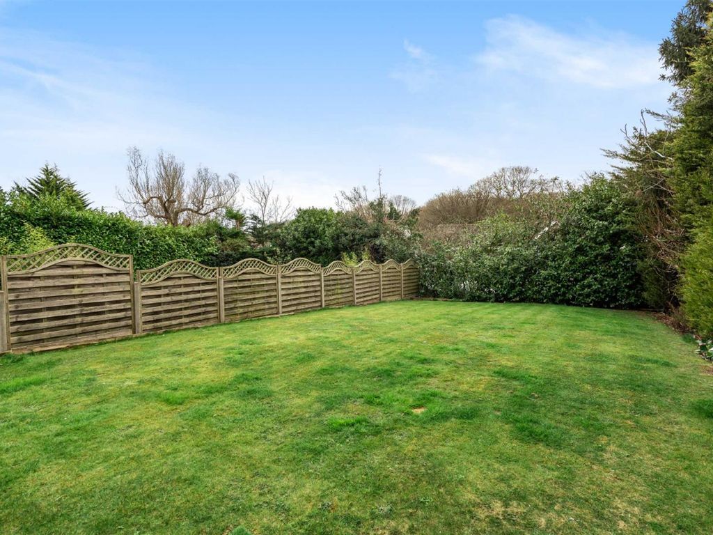 5 bed detached house for sale in Barnet Gate Lane, Arkley, Barnet EN5, £1,575,000